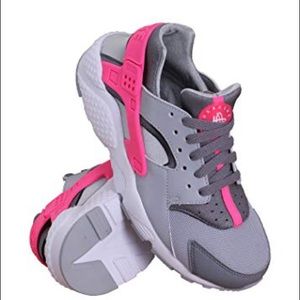 Nike Huaraches  Size 5